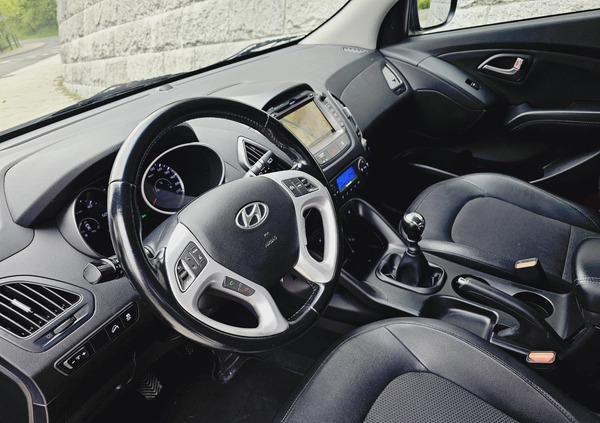 Hyundai ix35 cena 49700 przebieg: 237197, rok produkcji 2015 z Golina małe 781